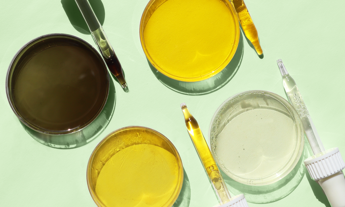 Top Essential Oils and Plant Extracts for Men’s Skin Care