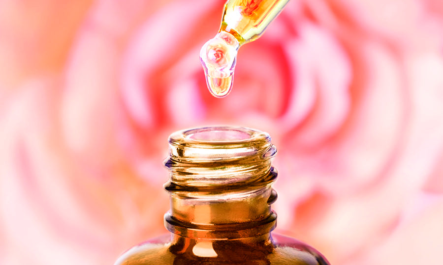 Rose Oil: What are the Benefits and Uses of This Essential Oil?