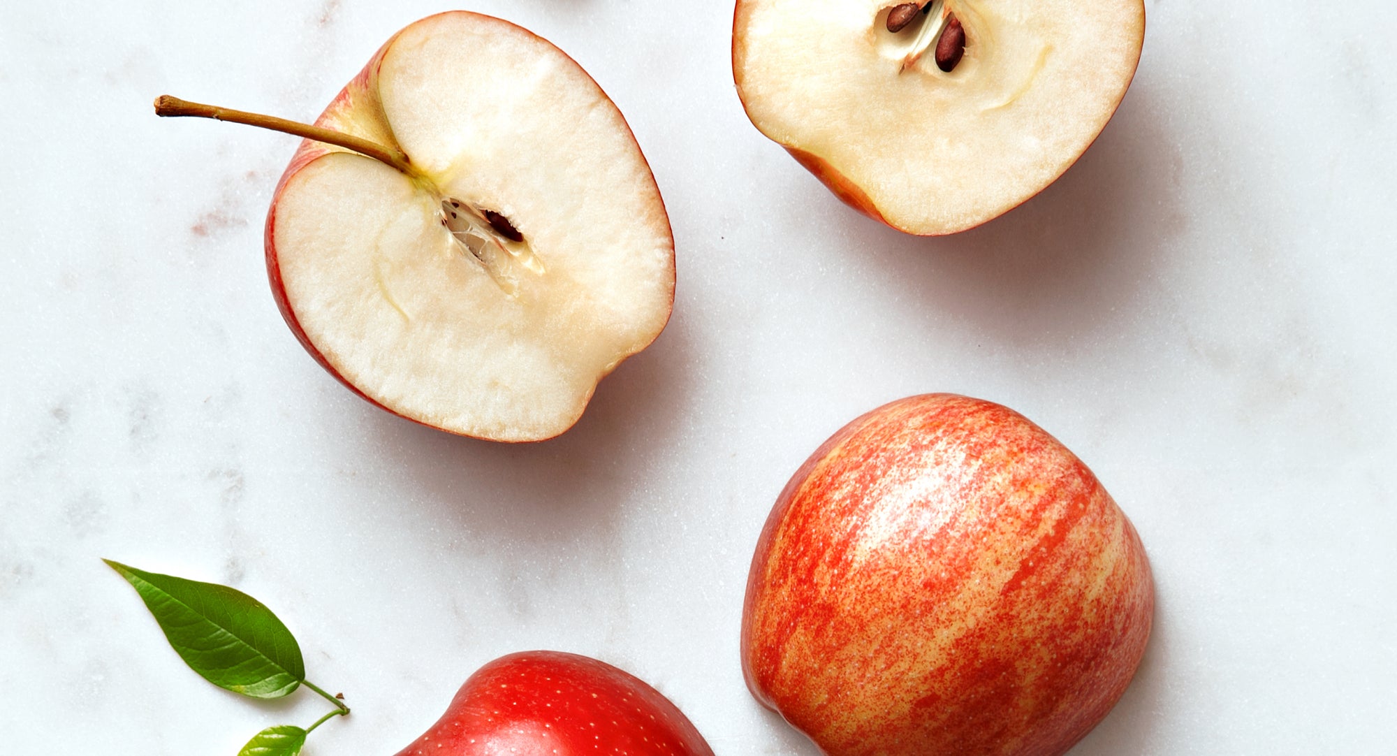 Apples are packed with antioxidants which can help to improve the appearance of the skin and reverse the signs of aging. 
